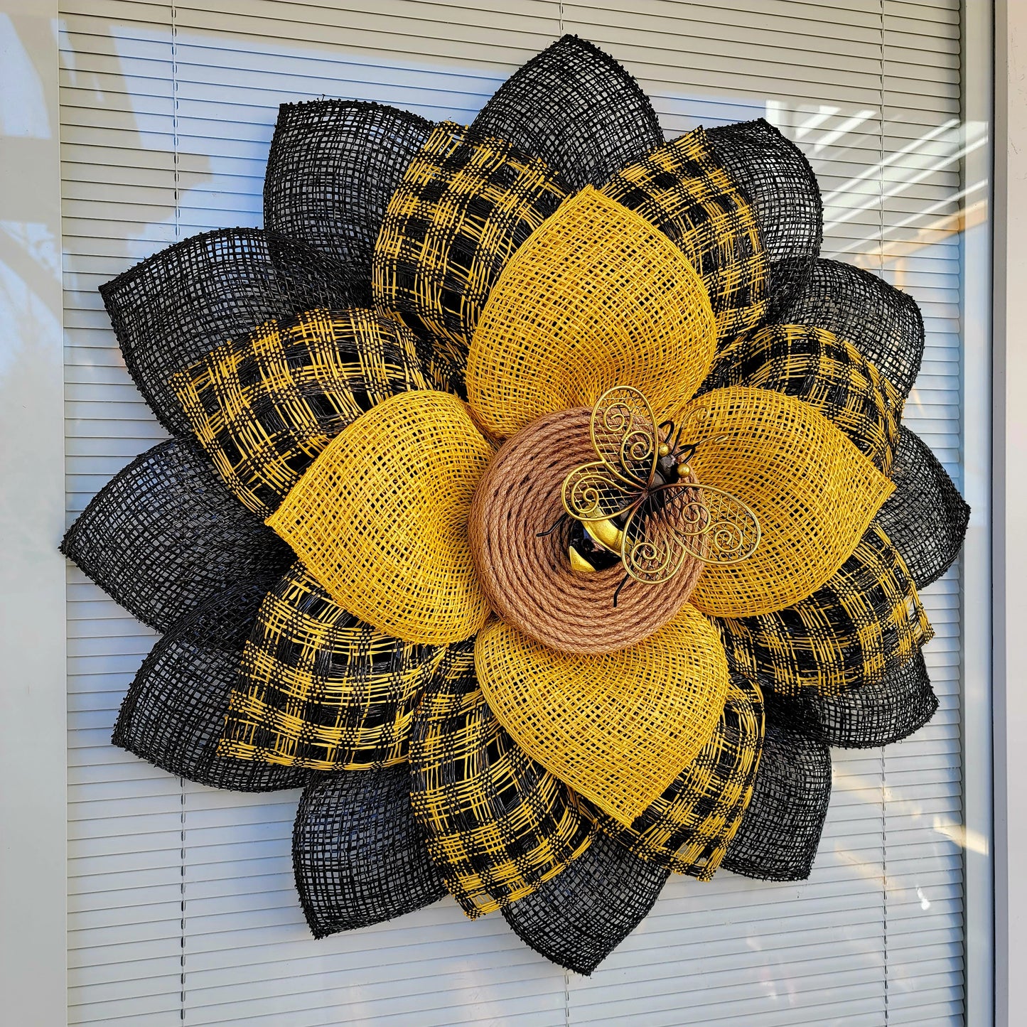 Outdoor Sunflower Bumble Bee Front Door Porch Flower Wreath For Spring Summer Fall Seasonal Wall Decoration Home Decor Bumblebee Gift Ideas