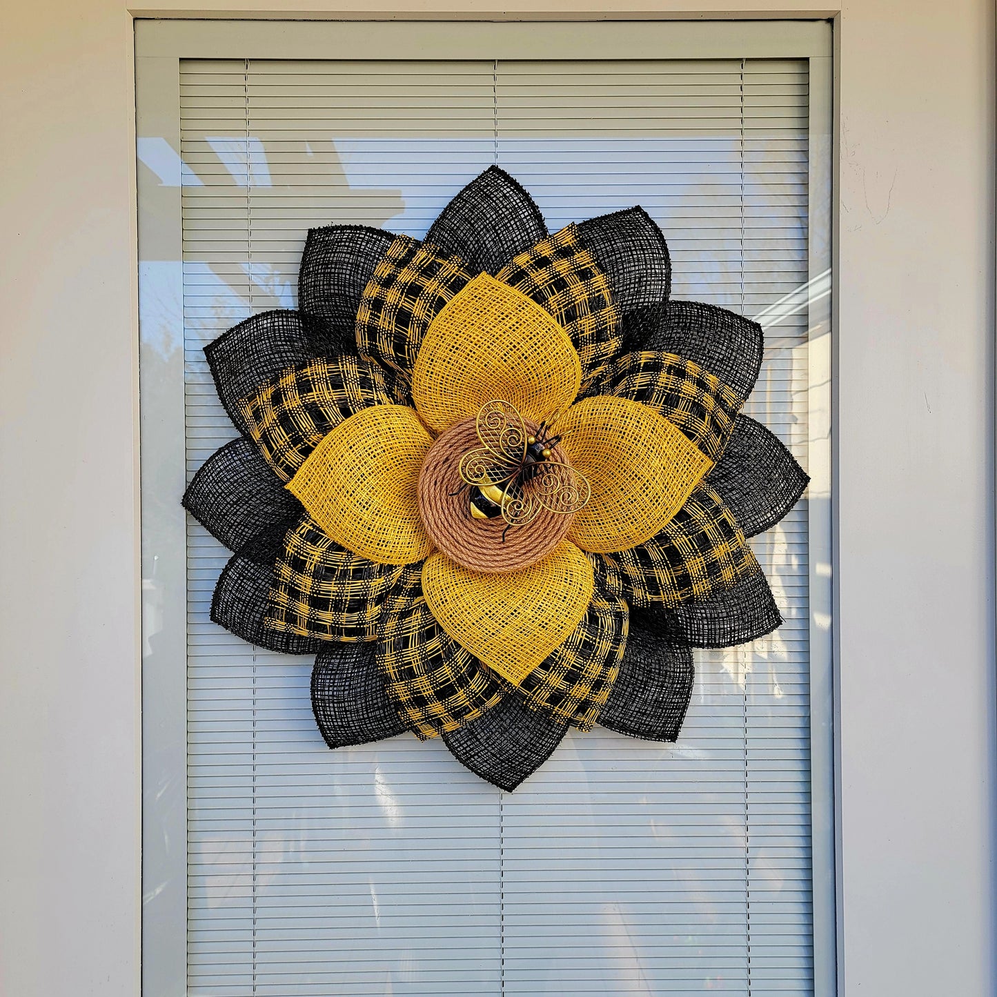 Outdoor Sunflower Bumble Bee Front Door Porch Flower Wreath For Spring Summer Fall Seasonal Wall Decoration Home Decor Bumblebee Gift Ideas