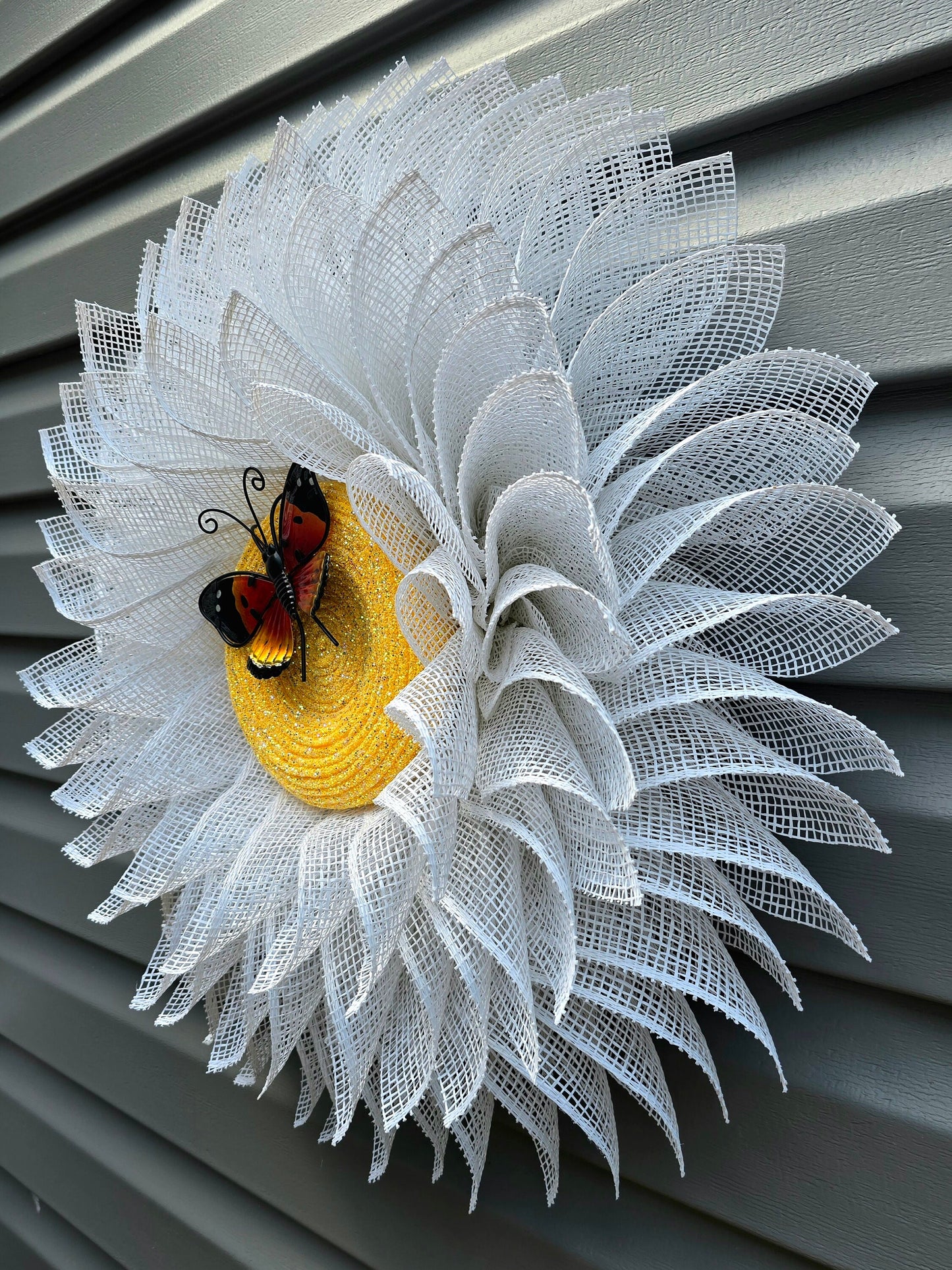 Daisy Front Door Wreath With Butterfly, Indoor Outdoor Spring Summer Fall Seasonal Porch Decor, White Flower Wall Decoration, Home Gifts