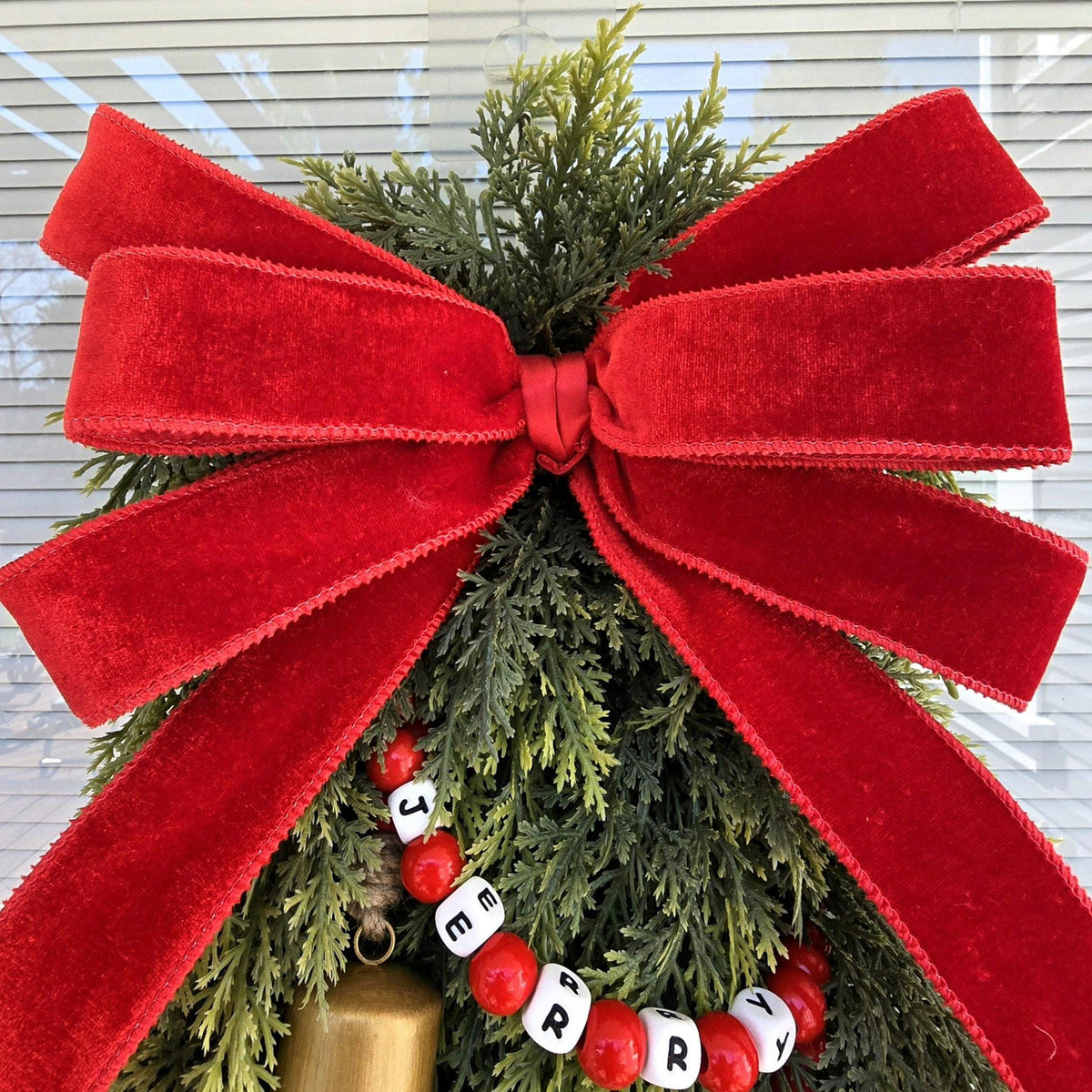 Personalized Wreath, Custom Family Name Christmas Wreath, Unique Personalized Gift Ideas, Teardrop Swag, Holiday Decor, Housewarming Gifts