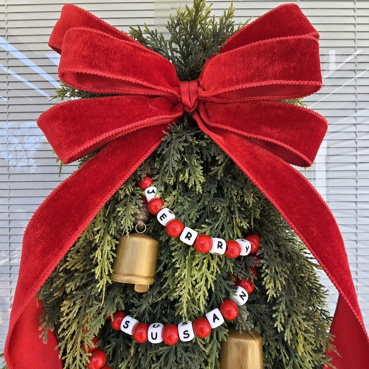 Personalized Wreath, Custom Family Name Christmas Wreath, Unique Personalized Gift Ideas, Teardrop Swag, Holiday Decor, Housewarming Gifts